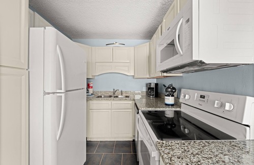 Panama City Beach Condo | Beachfront Bliss at Summit 512 – Spacious Condo w/2 Queens + Bunks!