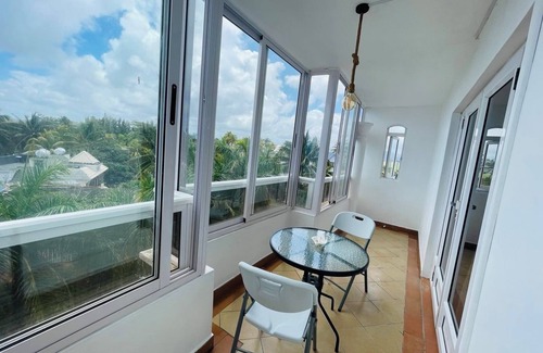 Blue Bay Apartment | Beachfront Bliss: Stunning Sea View Apartment