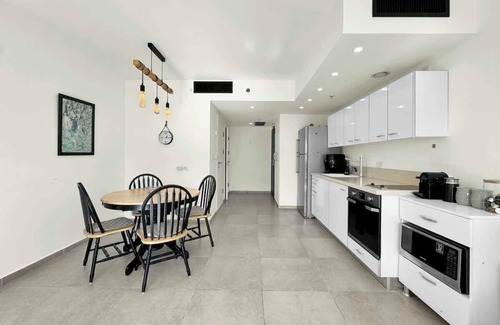 Herzliya Pituach Apartment | Beachfront Blue Laguna Stay