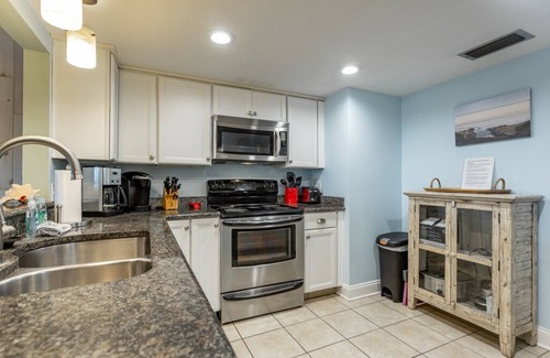 Indian Rocks Beach Condo | BEACHFRONT CONDO—POWDERY SAND AND GULF BREEZES—FAMILY FRIENDLY W/ALL YOU NEED!