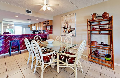 South Padre Island Condo | Beachfront Condo with 3rd-Floor Balcony Views, Pool & Hot Tub | Suntide ii