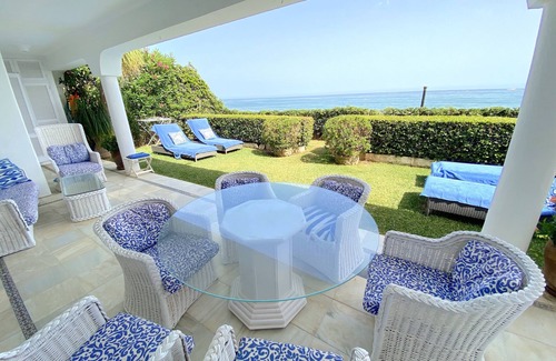 Golden Mile Villa | BEACHFRONT , Central, quiet, parking, pool