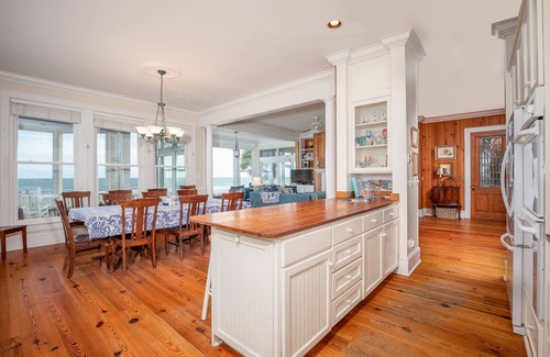Isle of Palms House | Beachfront Charleston Lowcountry 6BR/4.5BA Glorious Views, Location, & Access +