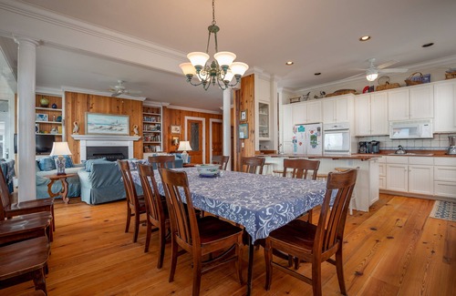Isle of Palms House | Beachfront Charleston Lowcountry 6BR/4.5BA Glorious Views, Location, & Access +