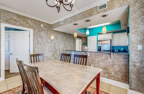 Fort Walton Beach Condo | Beachfront condo with beach chairs & umbrella, pool
