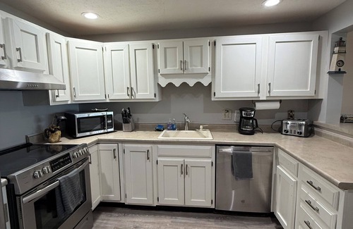 Old Orchard Beach Condo | Beachfront Condo steps to 7 mile long sandy beach