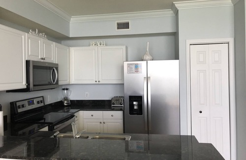 Panama City Beach Condo | Beachfront Condo. Great Amenities - 1 mile to Pier Park - book for Fall