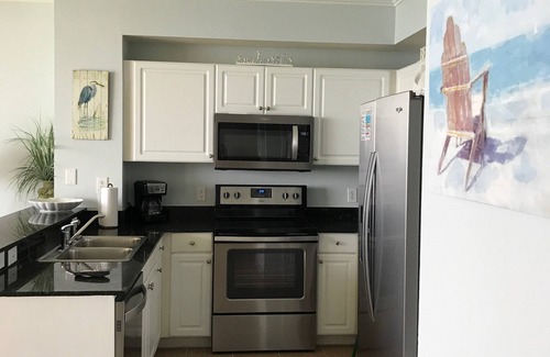 Panama City Beach Condo | Beachfront Condo. Great Amenities - 1 mile to Pier Park - book for Fall