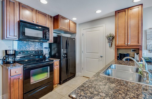 Panama City Beach Condo | Beachfront condo with incredible views, pool, hot tub & fitness center