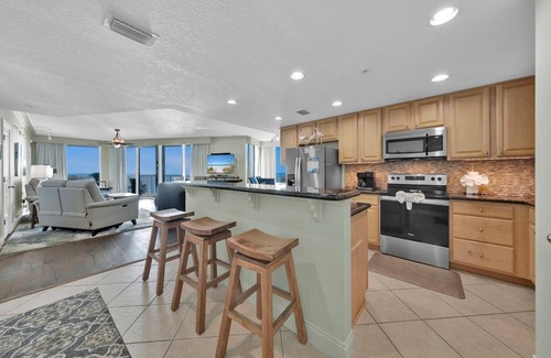 West Panama City Beach Condo | ☀️Beachfront-Corner Unit-Pool-Balcony-Palazzo 408☀️