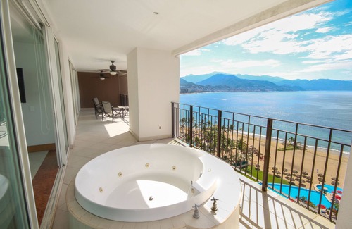 South Hotel Zone Condo | Beachfront condo amazing views, beach great location