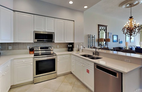Pensacola Beach Condo | Beachfront Condo in Pensacola Beach – Beachfront Pool, Fitness Center, & More!