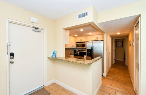Siesta Key Condo | Beachfront Condo - 2-Bedroom - Luxury - Directly on Crescent Beach