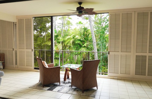 Kahala Condo | Beachfront Condo! Beautiful Beach!