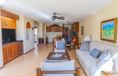 Marina Condo | Beachfront condo in Terrasol, 10 min walk to downtown Cabo