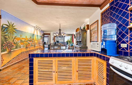 Amapas Condo | Beachfront Condo - Los Muertos Beach - La Palapa - WALK EVERYWHERE
