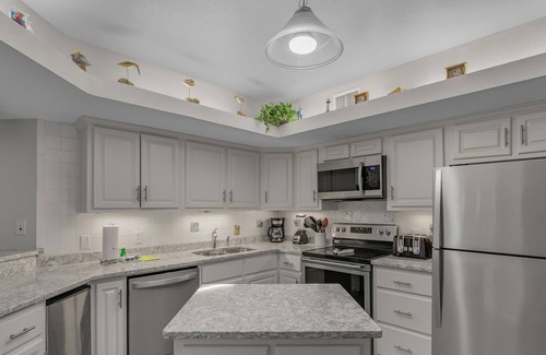 Orange Beach Condo | Beachfront condo on white sands, multiple pools