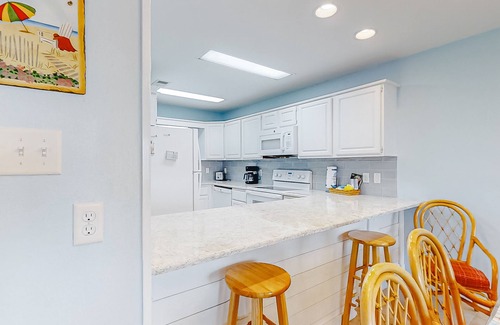 Gulf Shores Condo | Beachfront Condo Overlooking the Gulf w/Deck, Central AC, WiFi & Shared Pool