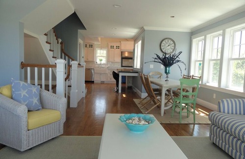 Dennis House | Beachfront Condo Overlooking Cape Cod Bay! (2031)