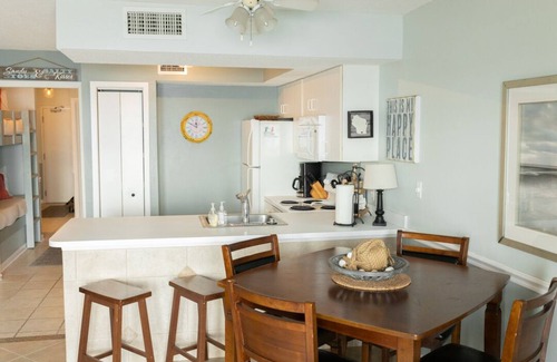 Gulf Shores Condo | Beachfront condo steps to Gulf Shores Beach