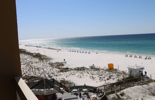 Emerald Coast Condo | BEACHFRONT condo.Stunning Gulf views at Destin's #1 resort Luxe Cozy 5-star stay