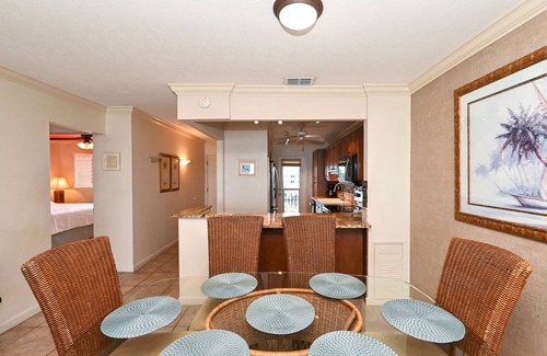 Siesta Key Condo | BEACHFRONT CONDO - THREE BEDROOM - HEATED POOL - FREE BOAT DOCKS - RENOVATED