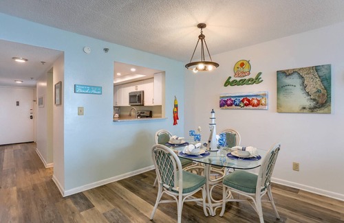 Indian Shores Condo | Beachfront Condo w/Private Balcony! Pool & Hot Tub, FREE Parking & FREE Activities! ~ 607 Sandcastle