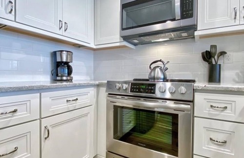 Indian Shores Condo | Beachfront condo w/brilliant views, private balcony, heated outdoor pool, W/D