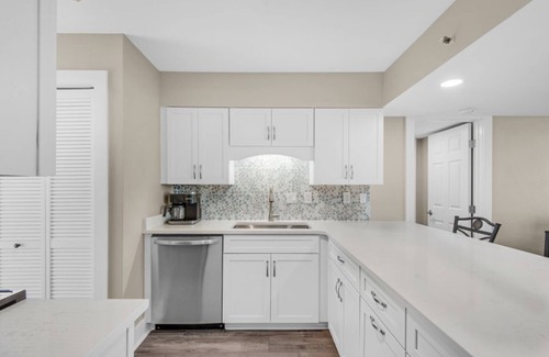 Miramar Beach Condo | Beachfront Condo-2 Pools-Hot Tub-Close 2 Beach