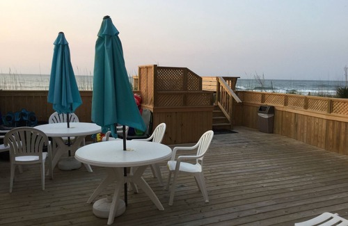 Garden City Condo | Beachfront Condo, ground parking, beach, Pool, 20 Ft to beach, 1mi to pier/dwtn