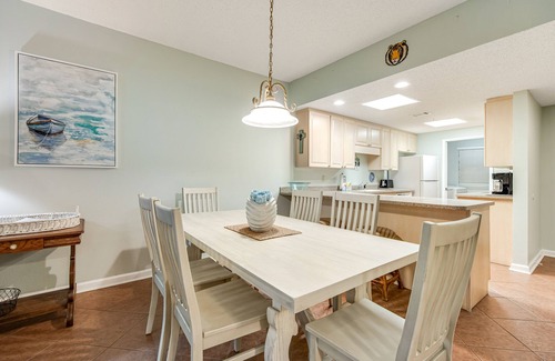 Navarre Beach Condo | Beachfront condo with pool, tennis, fitness center & WiFi