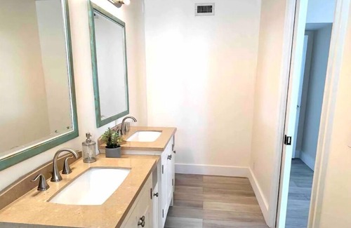 Singer Island House | Beachfront Condo in Singer Island