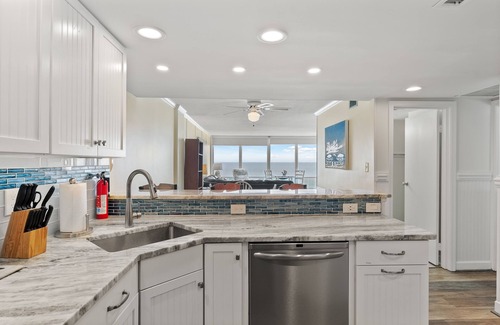 Northeast Virginia Beach Condo | Beachfront Condo with Ocean Views. Sleeps 6.