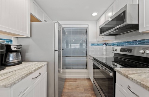 Northeast Virginia Beach Condo | Beachfront Condo with Ocean Views. Sleeps 6.