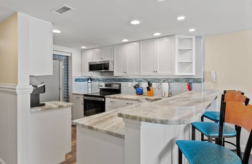 Northeast Virginia Beach Condo | Beachfront Condo with Ocean Views. Sleeps 6.