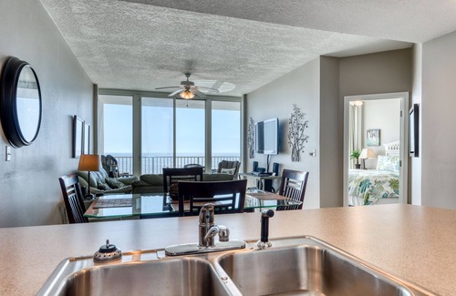 Gulf Shores Condo | Beachfront condo w/access to shared pools, hot tubs, fitness center & sauna