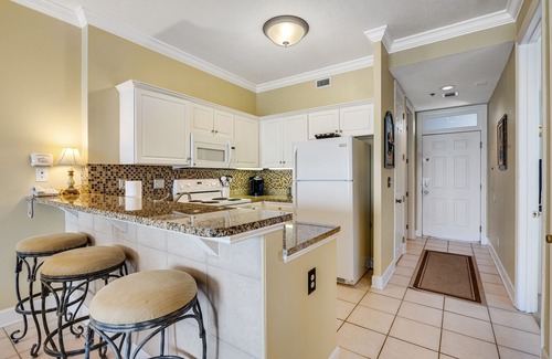 Gulf Shores Condo | Beachfront Condo w/Large Balcony, Shared Hot Tub, Pool, Sauna, Free WiFi, A/C