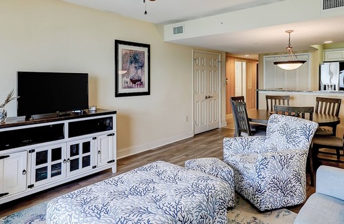 Myrtle Beach Condo | Beachfront Condo w/ 8th-Floor Ocean Views: Indoor & Outdoor Pools & Hot Tubs