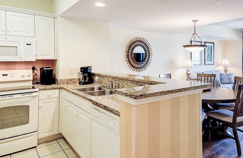 Myrtle Beach Condo | Beachfront Condo w/ 8th-Floor Ocean Views: Indoor & Outdoor Pools & Hot Tubs
