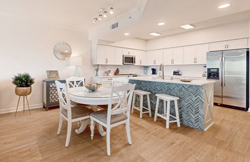 Orange Beach Condo | Beachfront condo w/balcony & resort pools, hot tub, gym, and sauna