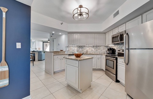 Orange Beach Condo | Beachfront Condo with Pool and Beach Access!
