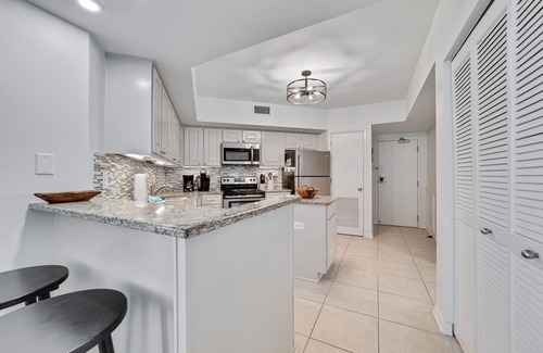 Orange Beach Condo | Beachfront Condo with Pool and Beach Access!