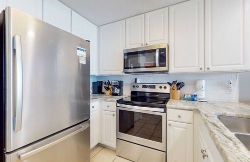 Gulf Shores Condo | Beachfront condo with amazing views, multiple on-site pools & hot tubs