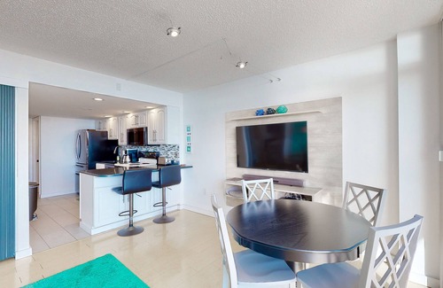 North Ocean City Condo | Beachfront condo with bay/ocean views, outdoor pool, & tennis courts
