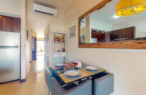 San Pedro Condo | Beachfront condo with pool, amazing ocean view, & W/D - near restaurants