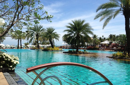 Hua Hin Apartment | Beachfront condo with full sea view and the facilities of a 5-star resort