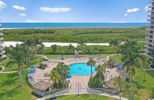 Marco Island House | Beachfront condo with two balconies, pool and tennis
