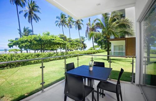 Bejuco Apartment | Beachfront Condo - your Oasis with pool and Wi-Fi