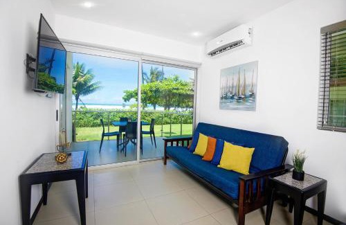 Bejuco Apartment | Beachfront Condo - your Oasis with pool and Wi-Fi