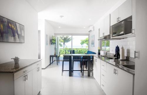Bejuco Apartment | Beachfront Condo - your Oasis with pool and Wi-Fi